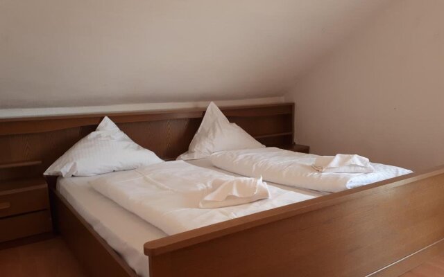 Hotel Taverne Inos