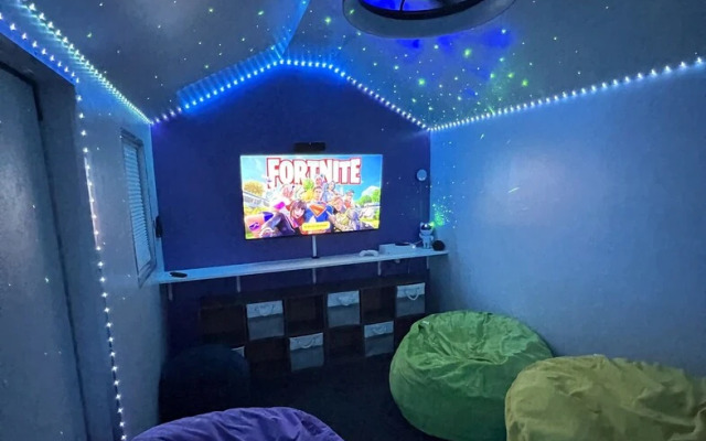 Desert Oasis Retreat Pool Spa Gameroom