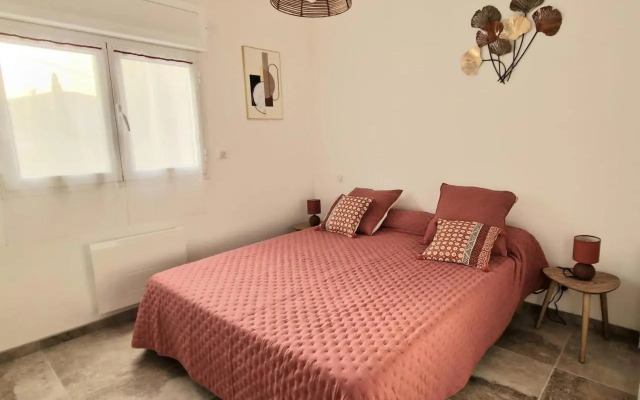 Petite maison en pierre