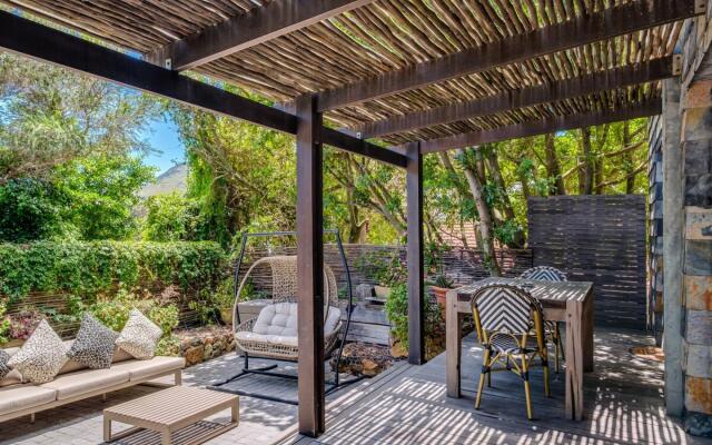 Lovely 1 Bedroom Apartment in Camps Bay