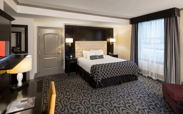 Hotel Blackhawk, Autograph Collection