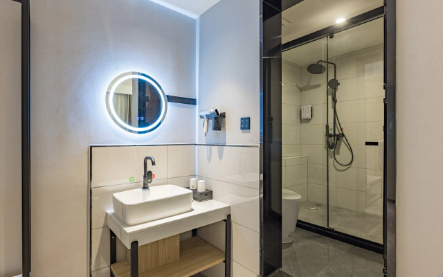 GreenTree Inn Express Hotel (Baoding Mancheng District Government Branch)