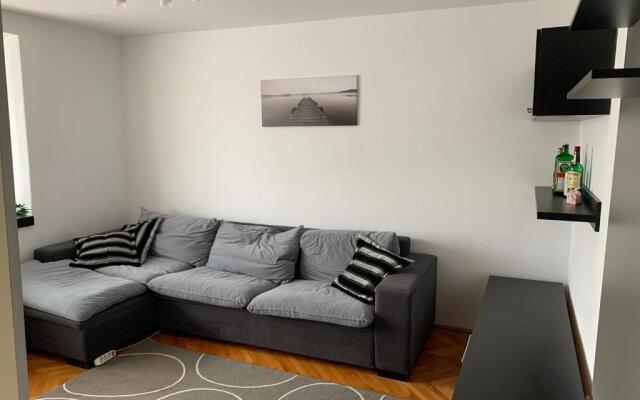 Sara House