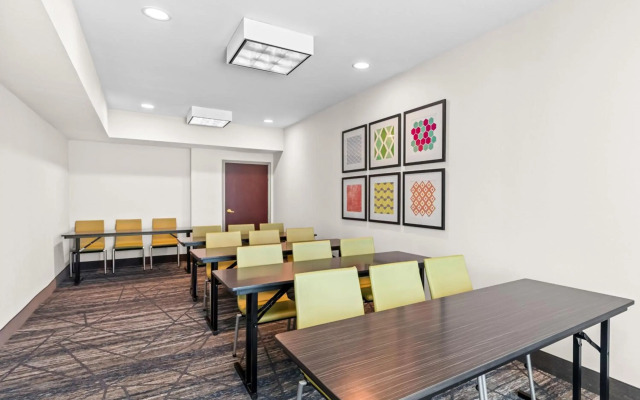 Holiday Inn Express & Suites Austin SW - Sunset Valley by IHG
