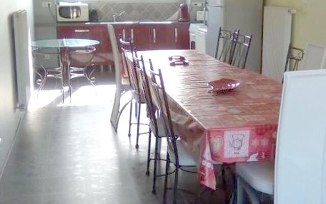 Apartment With 2 Bedrooms in Saint-dié-des-vosges, With Furnished Gard