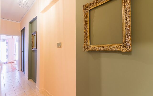 Comfy Kerameikos Apartment by Cloudkeys