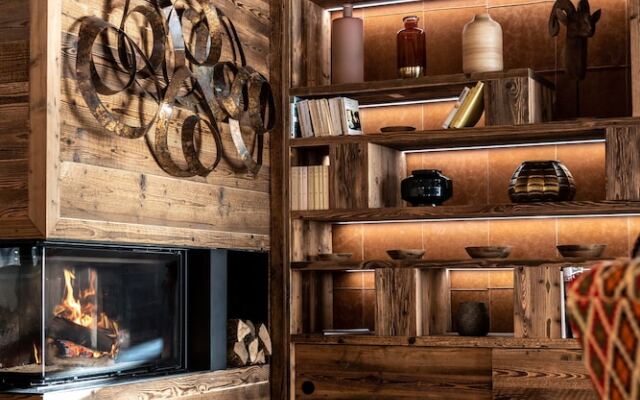 Alaska Lodge by Alpine resorts