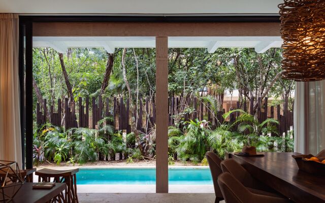 Loretta Jungle Penthouse | Beach Club | Puerta Azul