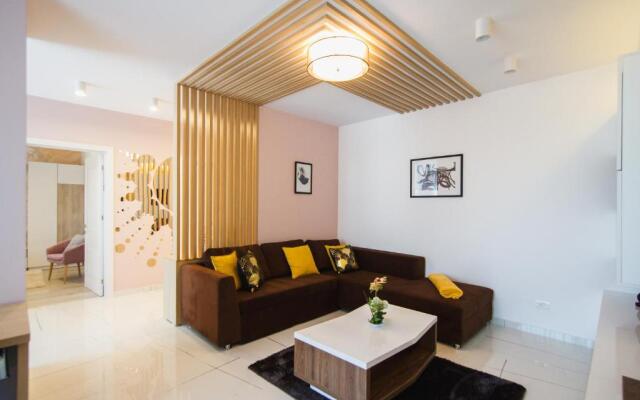 Romantic getaway at West Residence