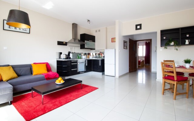 Wilanów Apartment with Balcony