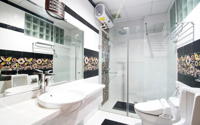 Canary Hotel & Apartment