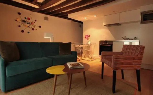 Parisian Home - Palais Brongniart