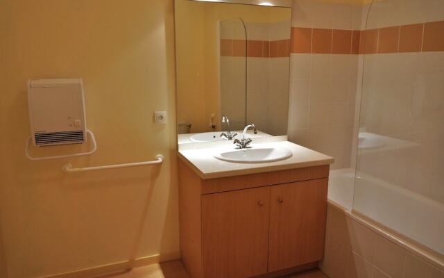 Logement n209 6pers face aux Thermes