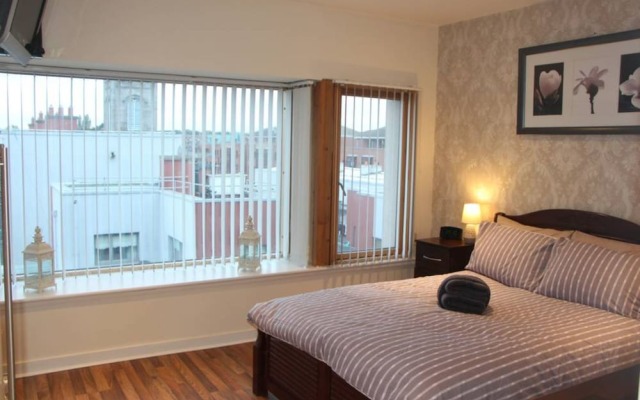 Stylish 2 Bedroom Smithfield Flat With Balcony