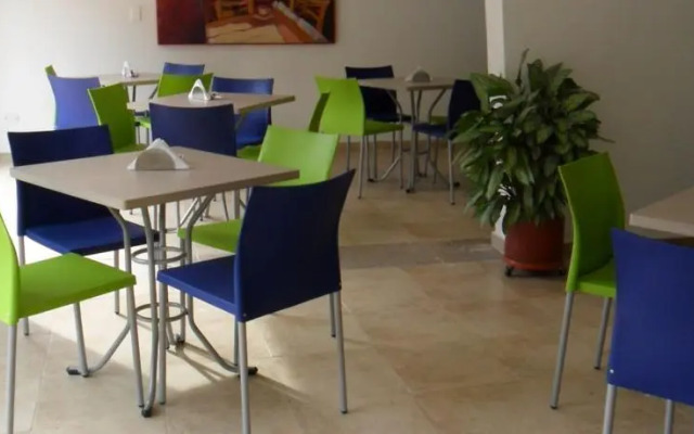 Hotel Porton Colonial