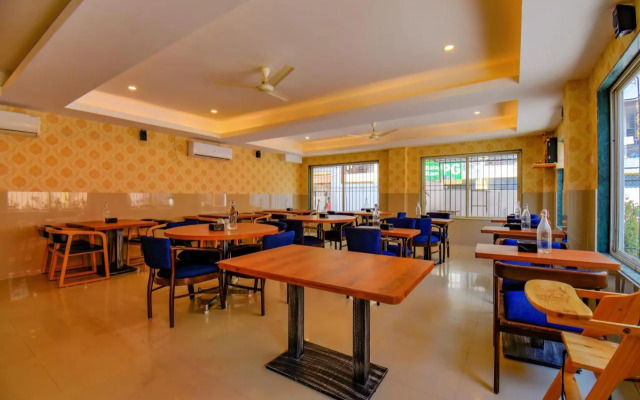FabHotel Apricot Premier