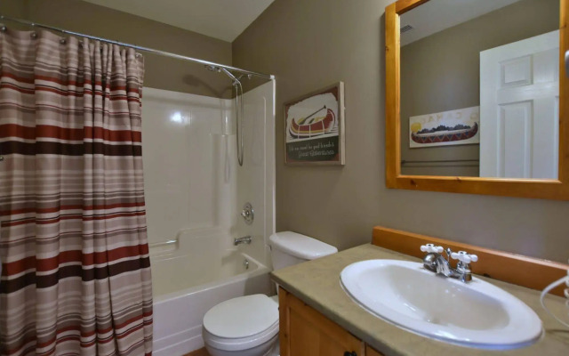 The Lodges at Blue Mountain - Historic Snowbridge Condos