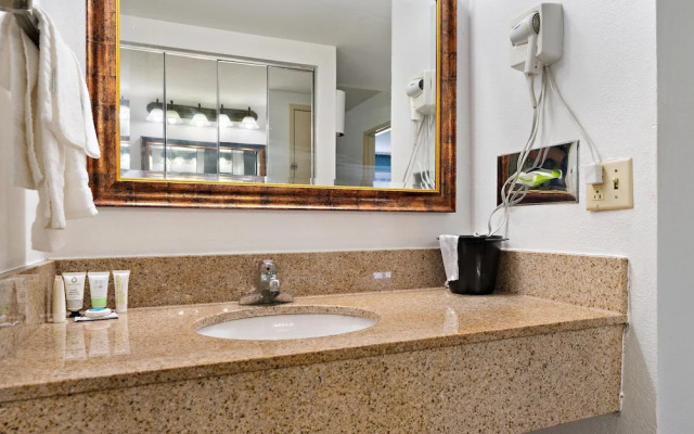 Chicago Club Inn Suites