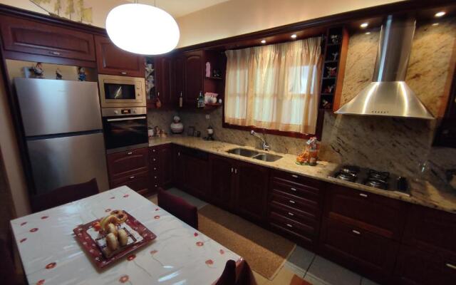 Vretti's House