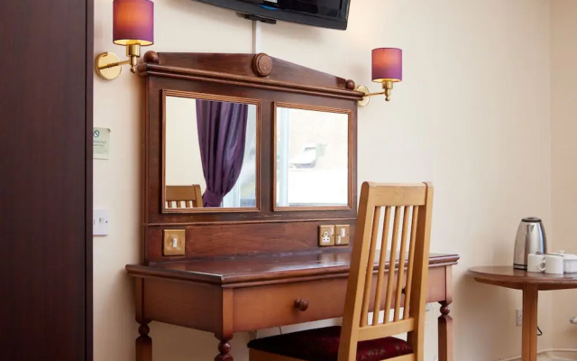 Bear Hotel Havant by Greene King Inns