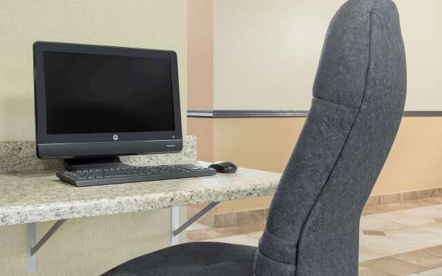 Super 8 by Wyndham Sheboygan WI