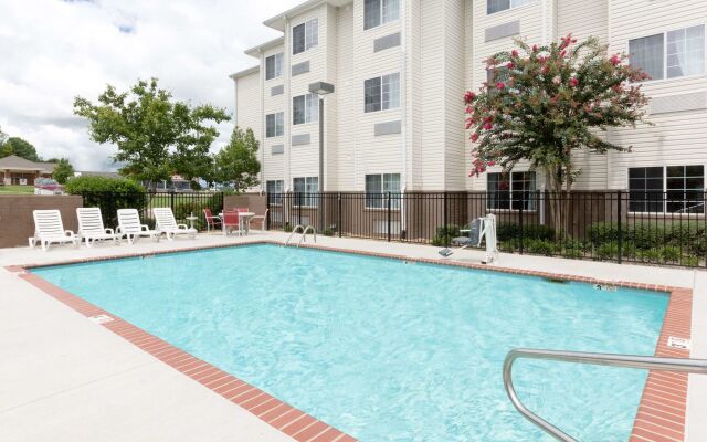 Microtel Inn & Suites by Wyndham Starkville