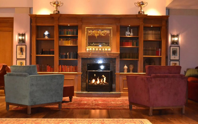 The Lensbury Resort