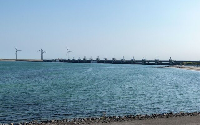 Charming Holiday Home in Burgh-Haamstede near Beach