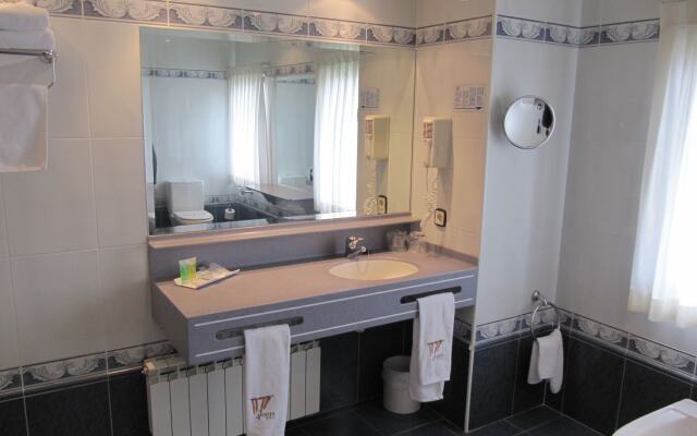 Hotel Sercotel Cuatro Postes