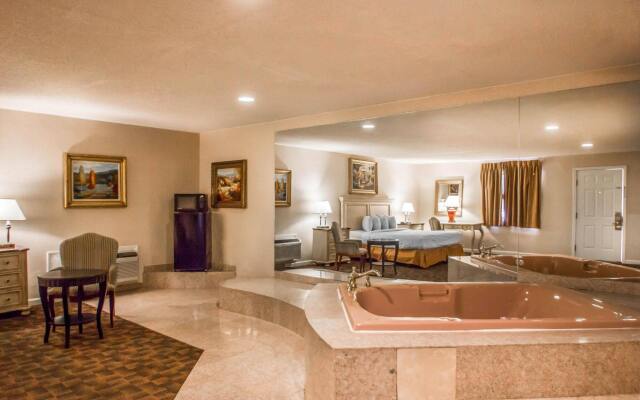 Rodeway Inn & Suites