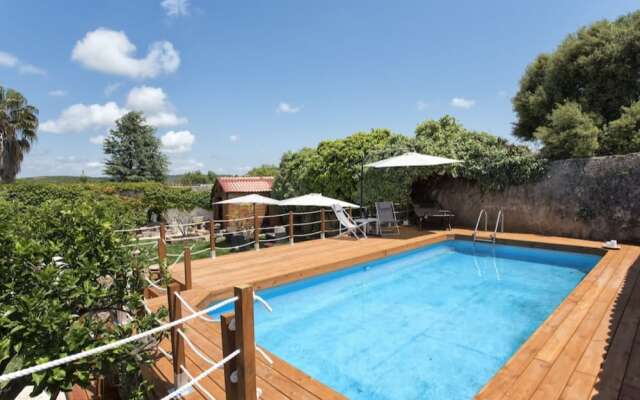 Alghero, Casal Paterno For 14 People With Swimming Pool Nearby The Beach