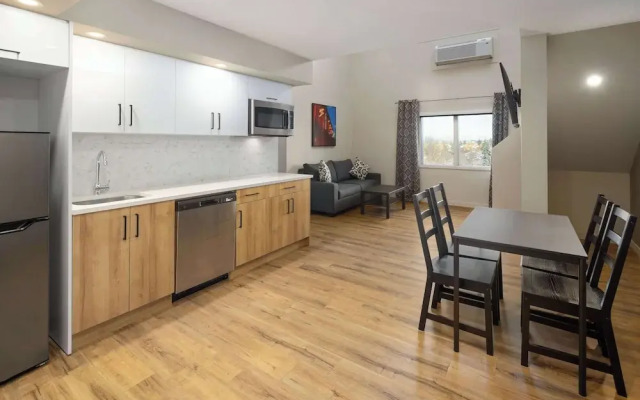 Baymont By Wyndham West Edmonton