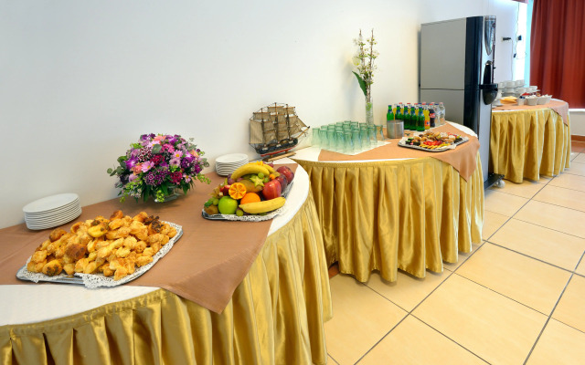 Holiday Beach Budapest Wellness & Conference Hotel