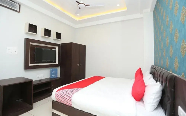 Mukesh Palace By OYO Rooms