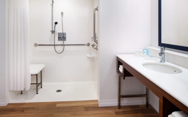 Hampton Inn Boston Seaport District