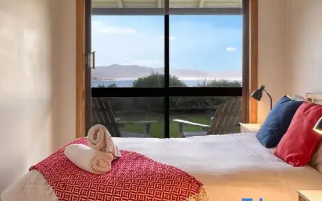 Waubs Beach Cottage