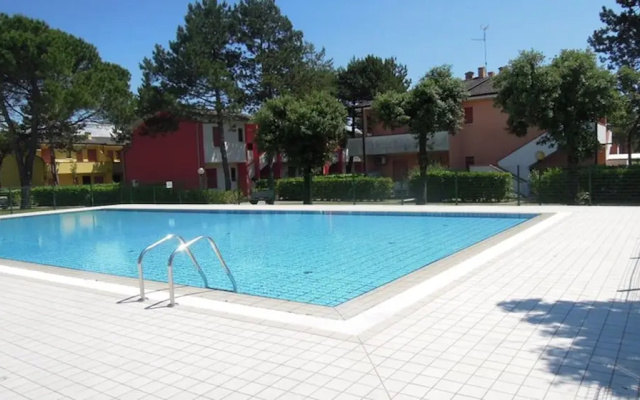 Modern Apartment With Swimming Pools - Beahost