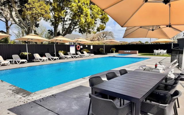 Podium Lodge