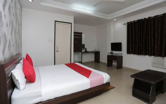OYO 3260 Hotel Abhinav Palace