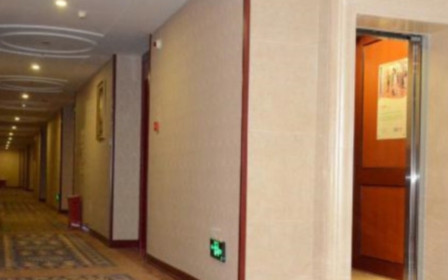 Vienna Hotel Chongqing Changshengqiao Subway Station Branch