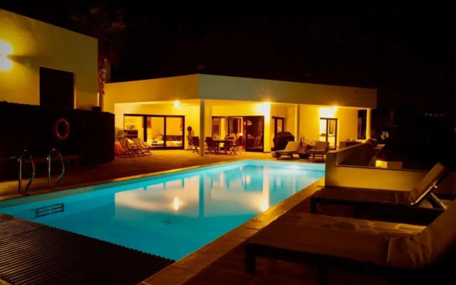 Villa V