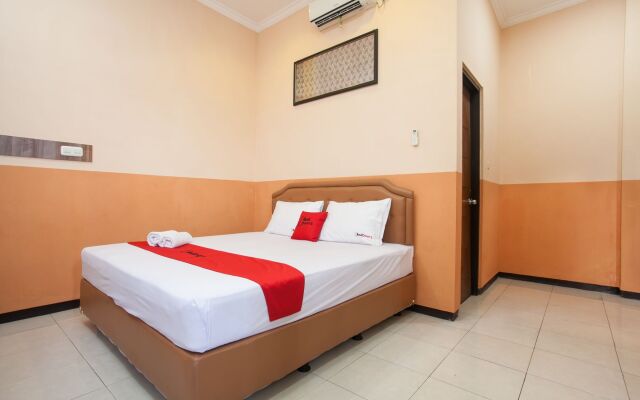 RedDoorz @ Rampal