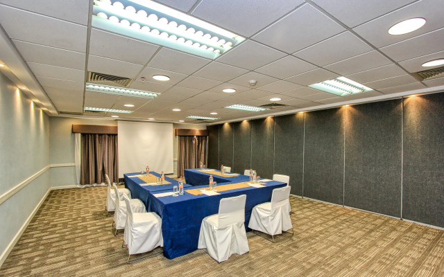 Holiday Inn Convention Center by IHG