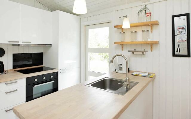 Peaceful Holiday Home in Hals near Sea