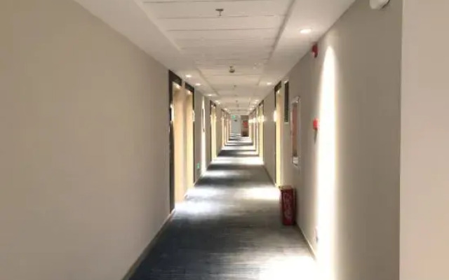 Magnotel Hotel (Nanchang Bayi Square People's Park Metro Station)