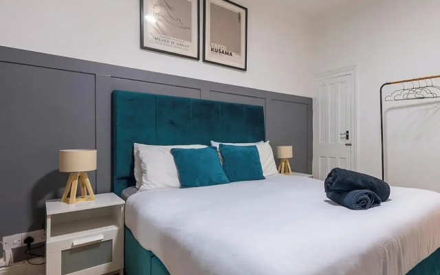 Modern Townhouse-free Parking-game Room-w-ifi