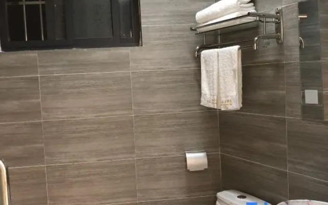 Dali Panshan Muyue Light Luxury Tipsy B&B (Cang'er Avenue Branch) – Bathroom – Dali