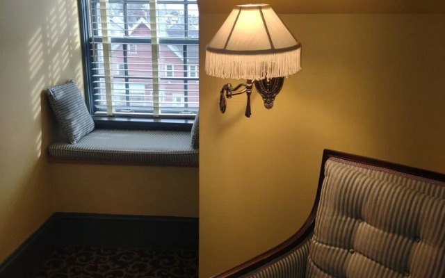 The Lafayette Inn