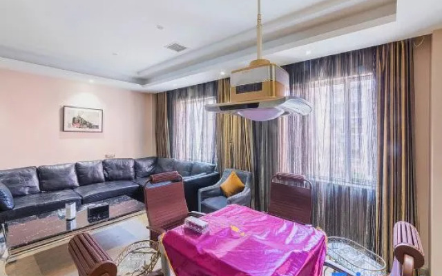 Gulong Hotel (Hanzhong High-speed Railway Station Wanbang)