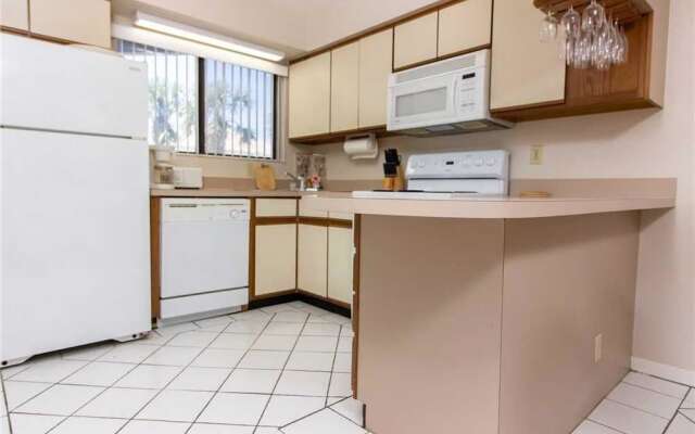 Hibiscus 201J - Two Bedroom Condo